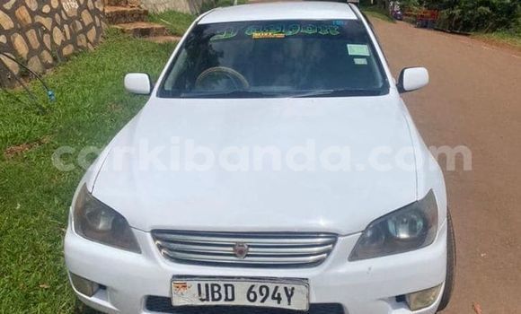 Acheter Occasion Voiture Toyota Altezza Blanc à Kampala, Ouganda