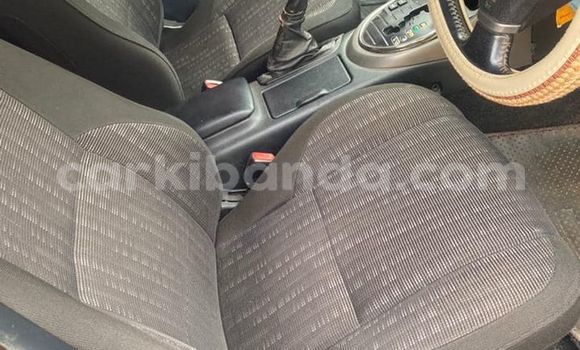 Gura Yakoze Toyota Altezza White Imodoka i Kampala mu Uganda Gura Yakoze Toyota Altezza White Imodoka i Kampala mu Uganda