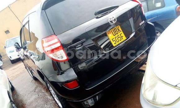 Nunua Ilio tumika Toyota RAV4 Nyeusi Gari ndani ya Kampala nchini Uganda Nunua Ilio tumika Toyota RAV4 Nyeusi Gari ndani ya Kampala nchini Uganda