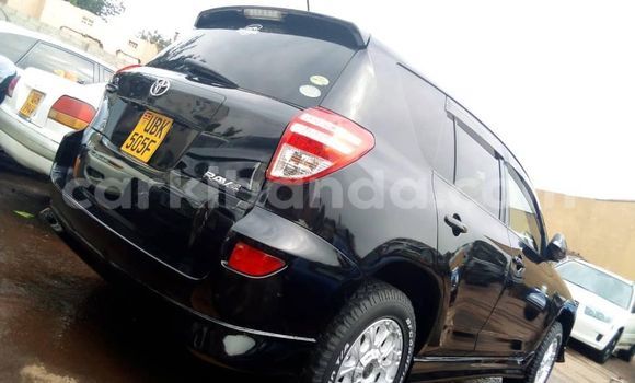 Nunua Ilio tumika Toyota RAV4 Nyeusi Gari ndani ya Kampala nchini Uganda Nunua Ilio tumika Toyota RAV4 Nyeusi Gari ndani ya Kampala nchini Uganda