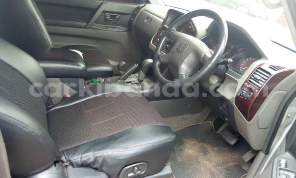 Gura Yakoze Mitsubishi Pajero Silver Imodoka i Kampala mu Uganda Gura Yakoze Mitsubishi Pajero Silver Imodoka i Kampala mu Uganda
