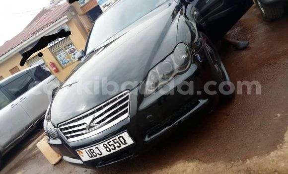 Gura Yakoze Toyota Mark X Black Imodoka i Kampala mu Uganda Gura Yakoze Toyota Mark X Black Imodoka i Kampala mu Uganda