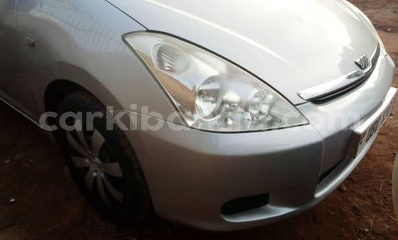 Gura Yakoze Toyota Wish Silver Imodoka i Kampala mu Uganda Gura Yakoze Toyota Wish Silver Imodoka i Kampala mu Uganda