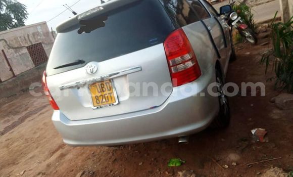 Gura Yakoze Toyota Wish Silver Imodoka i Kampala mu Uganda Gura Yakoze Toyota Wish Silver Imodoka i Kampala mu Uganda