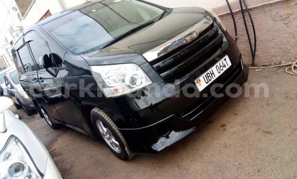 Gura Yakoze Toyota Noah Black Imodoka i Kampala mu Uganda Gura Yakoze Toyota Noah Black Imodoka i Kampala mu Uganda
