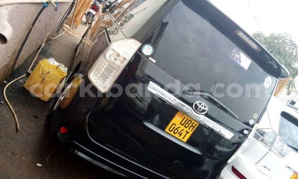 Gura Yakoze Toyota Noah Black Imodoka i Kampala mu Uganda Gura Yakoze Toyota Noah Black Imodoka i Kampala mu Uganda