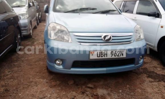 Nunua Ilio tumika Toyota Raum Bluu Gari ndani ya Kampala nchini Uganda