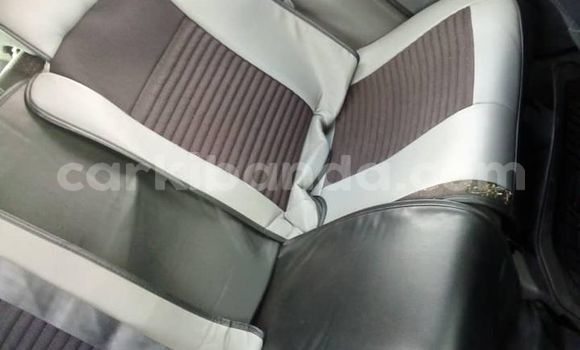 Gura Yakoze Toyota Raum Blue Imodoka i Kampala mu Uganda Gura Yakoze Toyota Raum Blue Imodoka i Kampala mu Uganda