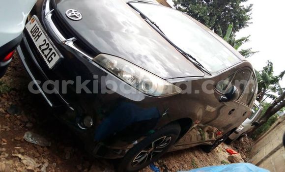 Gura Yakoze Toyota Wish Black Imodoka i Kampala mu Uganda Gura Yakoze Toyota Wish Black Imodoka i Kampala mu Uganda