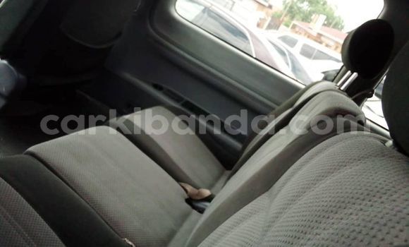 Gura Yakoze Toyota Noah Black Imodoka i Kampala mu Uganda Gura Yakoze Toyota Noah Black Imodoka i Kampala mu Uganda