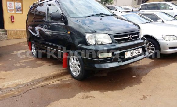 Gura Yakoze Toyota Noah Black Imodoka i Kampala mu Uganda Gura Yakoze Toyota Noah Black Imodoka i Kampala mu Uganda