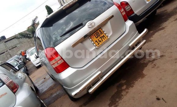 Gura Yakoze Toyota Wish Silver Imodoka i Kampala mu Uganda Gura Yakoze Toyota Wish Silver Imodoka i Kampala mu Uganda