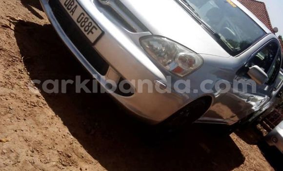 Gura Yakoze Toyota Platz Silver Imodoka i Kampala mu Uganda Gura Yakoze Toyota Platz Silver Imodoka i Kampala mu Uganda