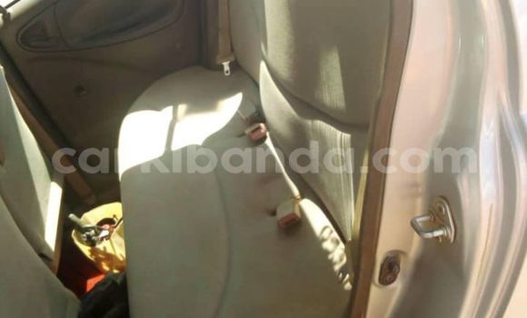 Gura Yakoze Toyota Platz Silver Imodoka i Kampala mu Uganda Gura Yakoze Toyota Platz Silver Imodoka i Kampala mu Uganda