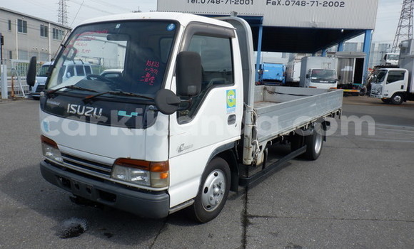 Buy Used Isuzu FTR 850 White Truck in Kampala in Uganda