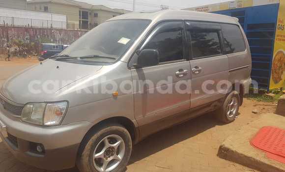 Nunua Ilio tumika Toyota Noah Fedha Gari ndani ya Kampala nchini Uganda