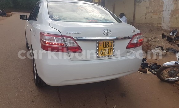 Acheter Occasion Voiture Toyota Premio Blanc à Kampala, Ouganda Acheter Occasion Voiture Toyota Premio Blanc à Kampala, Ouganda