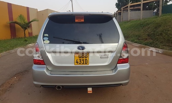 Acheter Occasion Voiture Subaru Forester Gris à Kampala, Ouganda Acheter Occasion Voiture Subaru Forester Gris à Kampala, Ouganda