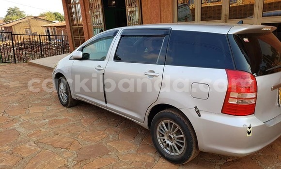 Gura Yakoze Toyota Wish Silver Imodoka i Kampala mu Uganda