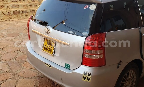 Acheter Occasion Voiture Toyota Wish Gris à Kampala, Ouganda Acheter Occasion Voiture Toyota Wish Gris à Kampala, Ouganda
