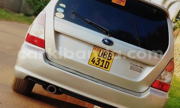 Acheter Occasion Voiture Subaru Forester Gris à Kampala, Ouganda Acheter Occasion Voiture Subaru Forester Gris à Kampala, Ouganda