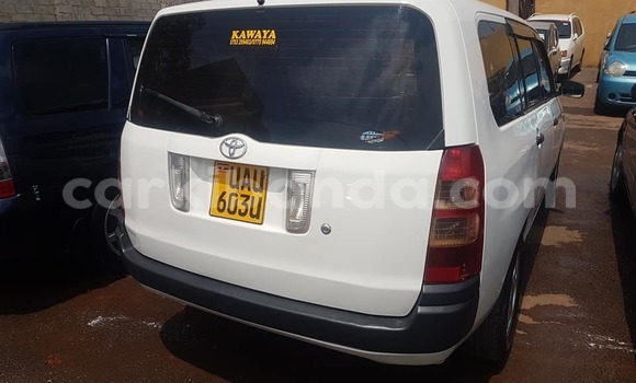 Acheter Occasion Voiture Toyota Probox Blanc à Kampala, Ouganda Acheter Occasion Voiture Toyota Probox Blanc à Kampala, Ouganda