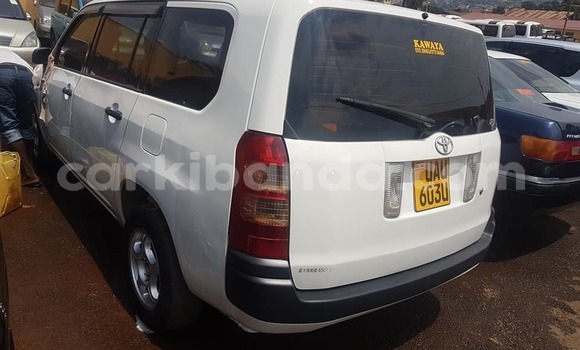 Acheter Occasion Voiture Toyota Probox Blanc à Kampala, Ouganda Acheter Occasion Voiture Toyota Probox Blanc à Kampala, Ouganda