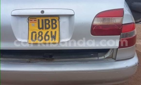 Gura Yakoze Toyota Corolla Silver Imodoka i Kampala mu Uganda Gura Yakoze Toyota Corolla Silver Imodoka i Kampala mu Uganda