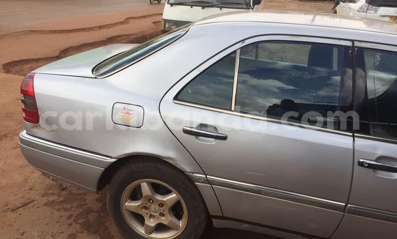 Gura Yakoze Mercedes‒Benz C–Class Silver Imodoka i Kampala mu Uganda Gura Yakoze Mercedes‒Benz C–Class Silver Imodoka i Kampala mu Uganda