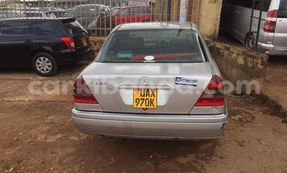 Gura Yakoze Mercedes‒Benz C–Class Silver Imodoka i Kampala mu Uganda Gura Yakoze Mercedes‒Benz C–Class Silver Imodoka i Kampala mu Uganda
