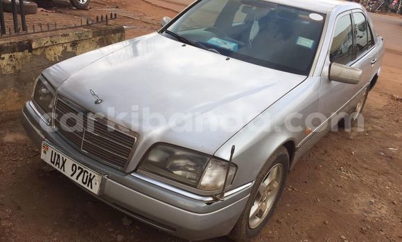 Gura Yakoze Mercedes‒Benz C–Class Silver Imodoka i Kampala mu Uganda Gura Yakoze Mercedes‒Benz C–Class Silver Imodoka i Kampala mu Uganda
