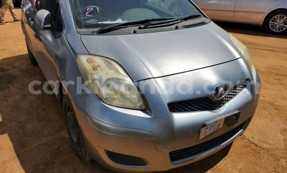 Nunua Ilio tumika Toyota Vitz Nyingine Gari ndani ya Kampala nchini Uganda Nunua Ilio tumika Toyota Vitz Nyingine Gari ndani ya Kampala nchini Uganda