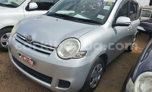Nunua Ilio tumika Toyota Sienta Fedha Gari ndani ya Kampala nchini Uganda Nunua Ilio tumika Toyota Sienta Fedha Gari ndani ya Kampala nchini Uganda