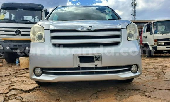 Nunua Ilio tumika Toyota Noah Fedha Gari ndani ya Kampala nchini Uganda Nunua Ilio tumika Toyota Noah Fedha Gari ndani ya Kampala nchini Uganda