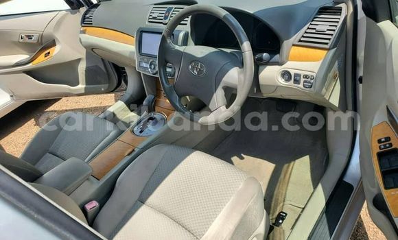 Nunua Ilio tumika Toyota Premio Fedha Gari ndani ya Kampala nchini Uganda Nunua Ilio tumika Toyota Premio Fedha Gari ndani ya Kampala nchini Uganda