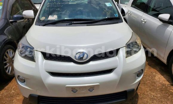 Buy Used Toyota IST White Car in Kampala in Uganda