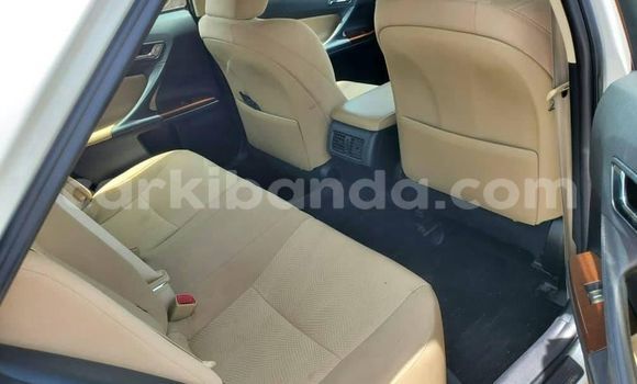 Nunua Ilio tumika Toyota Mark X Nyeupe Gari ndani ya Kampala nchini Uganda Nunua Ilio tumika Toyota Mark X Nyeupe Gari ndani ya Kampala nchini Uganda