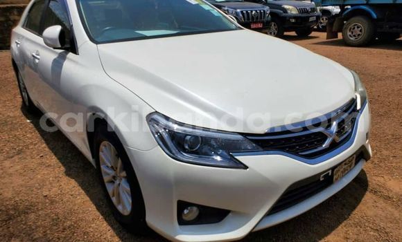 Nunua Ilio tumika Toyota Mark X Nyeupe Gari ndani ya Kampala nchini Uganda Nunua Ilio tumika Toyota Mark X Nyeupe Gari ndani ya Kampala nchini Uganda
