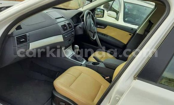 Nunua Ilio tumika BMW X3 Nyeupe Gari ndani ya Kampala nchini Uganda Nunua Ilio tumika BMW X3 Nyeupe Gari ndani ya Kampala nchini Uganda