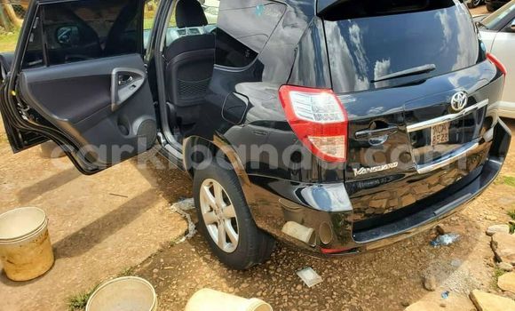 Nunua Ilio tumika Toyota Vanguard Nyeusi Gari ndani ya Kampala nchini Uganda Nunua Ilio tumika Toyota Vanguard Nyeusi Gari ndani ya Kampala nchini Uganda