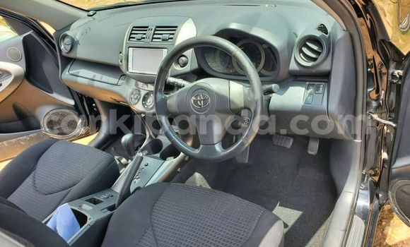 Nunua Ilio tumika Toyota Vanguard Nyeusi Gari ndani ya Kampala nchini Uganda Nunua Ilio tumika Toyota Vanguard Nyeusi Gari ndani ya Kampala nchini Uganda
