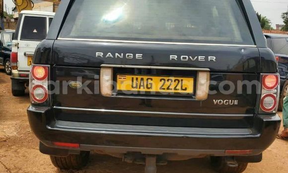 Nunua Ilio tumika Land Rover Range Rover Nyeusi Gari ndani ya Kampala nchini Uganda Nunua Ilio tumika Land Rover Range Rover Nyeusi Gari ndani ya Kampala nchini Uganda