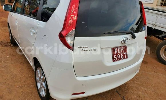 Nunua Ilio tumika Toyota Passo Nyeupe Gari ndani ya Kampala nchini Uganda Nunua Ilio tumika Toyota Passo Nyeupe Gari ndani ya Kampala nchini Uganda