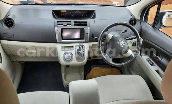 Nunua Ilio tumika Toyota Passo Nyeupe Gari ndani ya Kampala nchini Uganda Nunua Ilio tumika Toyota Passo Nyeupe Gari ndani ya Kampala nchini Uganda