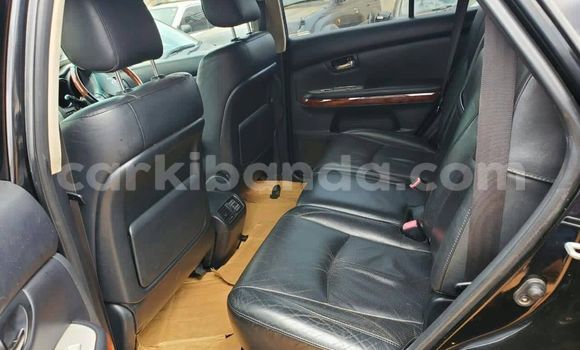 Nunua Ilio tumika Toyota Harrier Nyeusi Gari ndani ya Kampala nchini Uganda Nunua Ilio tumika Toyota Harrier Nyeusi Gari ndani ya Kampala nchini Uganda