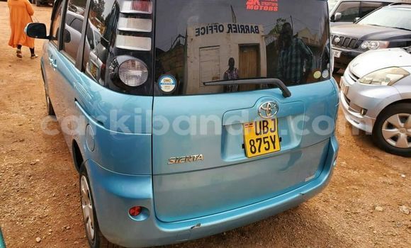 Nunua Ilio tumika Toyota Sienta Bluu Gari ndani ya Kampala nchini Uganda Nunua Ilio tumika Toyota Sienta Bluu Gari ndani ya Kampala nchini Uganda