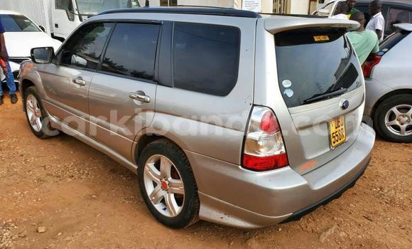 Nunua Ilio tumika Subaru Forester Fedha Gari ndani ya Kampala nchini Uganda Nunua Ilio tumika Subaru Forester Fedha Gari ndani ya Kampala nchini Uganda