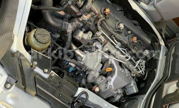 Nunua Ilio tumika Toyota Hiace Fedha Gari ndani ya Kampala nchini Uganda Nunua Ilio tumika Toyota Hiace Fedha Gari ndani ya Kampala nchini Uganda