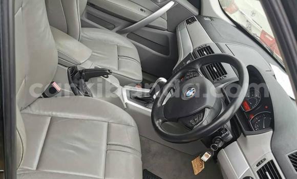 Nunua Ilio tumika BMW X3 Nyeusi Gari ndani ya Kampala nchini Uganda Nunua Ilio tumika BMW X3 Nyeusi Gari ndani ya Kampala nchini Uganda