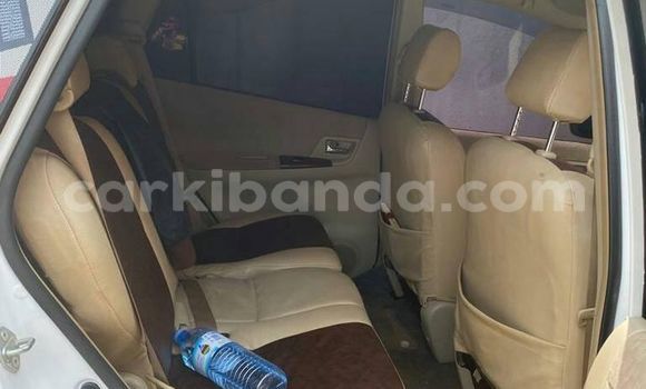 Nunua Ilio tumika Toyota Spacio Nyeupe Gari ndani ya Kampala nchini Uganda Nunua Ilio tumika Toyota Spacio Nyeupe Gari ndani ya Kampala nchini Uganda